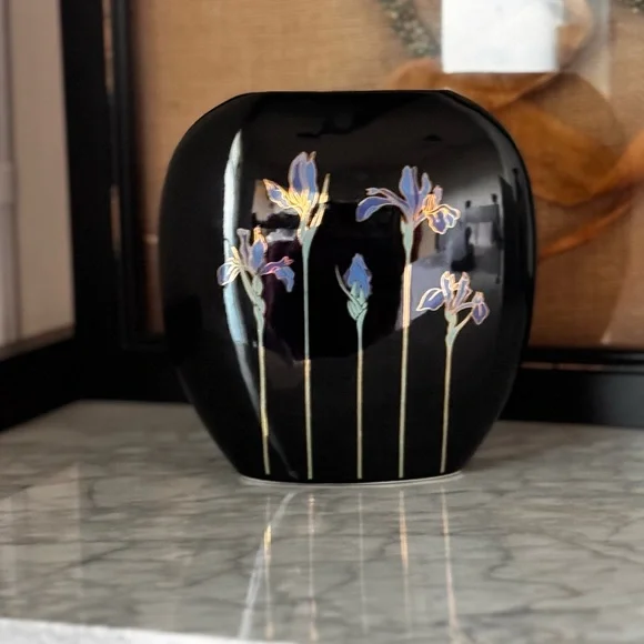 Otagiri Black Vase with Blue Floral Design - Picture 3 of 8